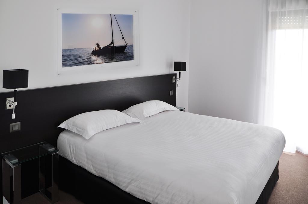 Golden Tulip Pornic Suites- Appart Hotel Exteriör bild