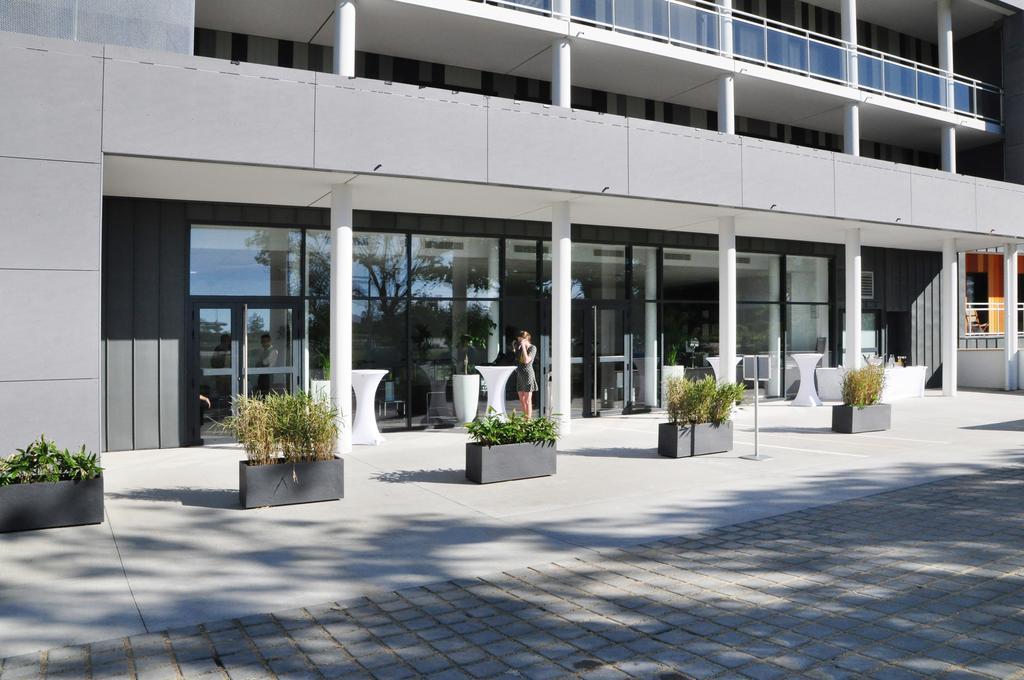 Golden Tulip Pornic Suites- Appart Hotel Exteriör bild