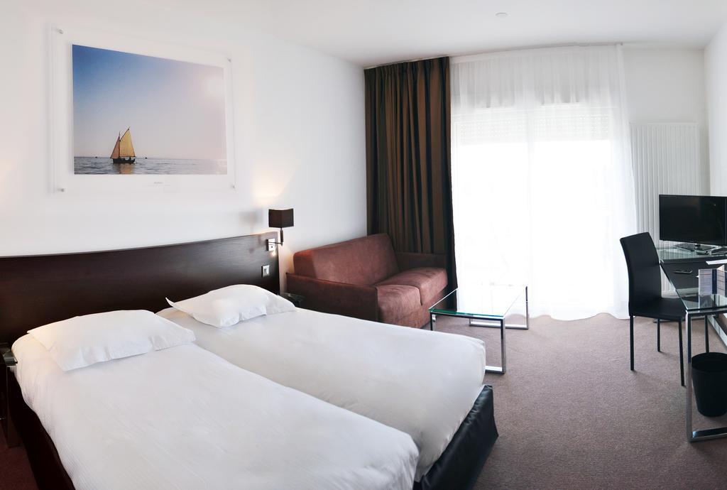 Golden Tulip Pornic Suites- Appart Hotel Exteriör bild