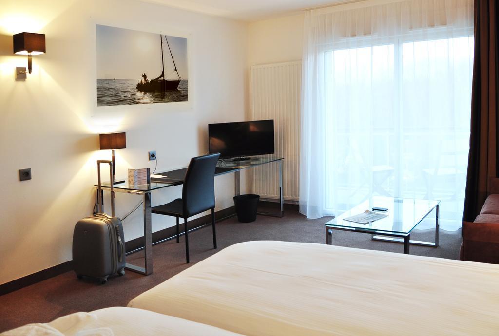 Golden Tulip Pornic Suites- Appart Hotel Exteriör bild