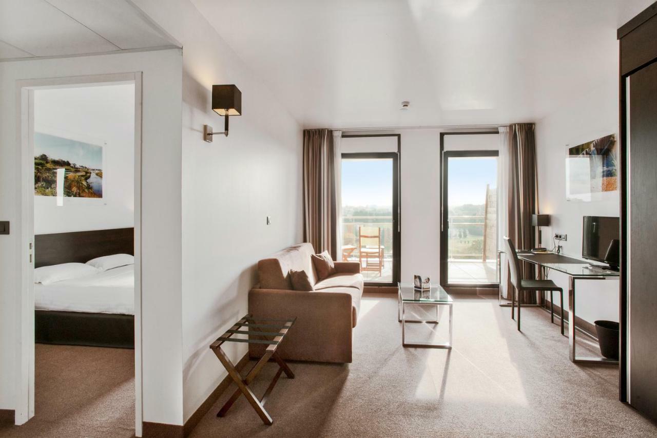 Golden Tulip Pornic Suites- Appart Hotel Exteriör bild