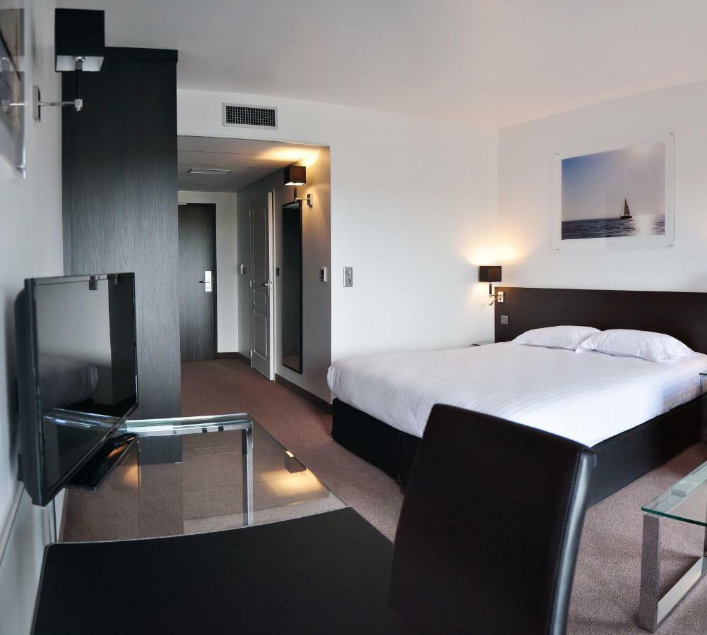Golden Tulip Pornic Suites- Appart Hotel Exteriör bild