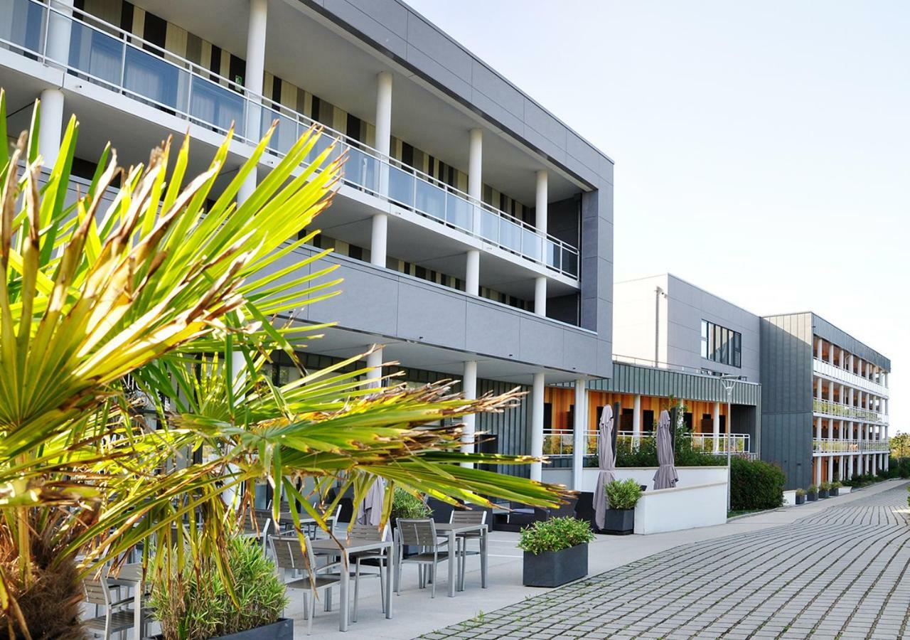 Golden Tulip Pornic Suites- Appart Hotel Exteriör bild